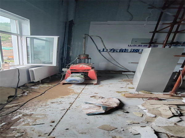 龙河镇地基基础下沉墙体裂缝加固注浆顶升施工